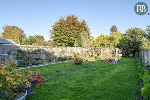 3 bed property, in Southwick Street, £800,000