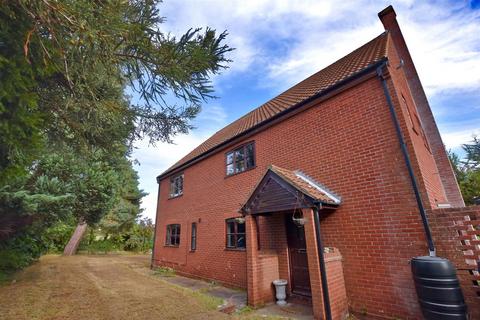 5 bed property, in Holt Road, £625,000