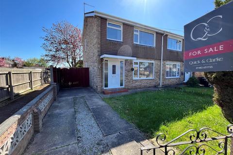 3 bed property, in Ganton Way, £210,000