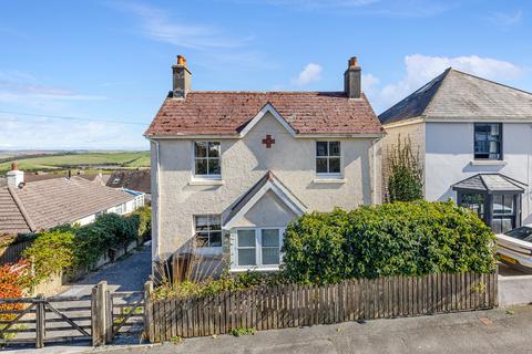 3 bed property, in Loring Road, £725,000