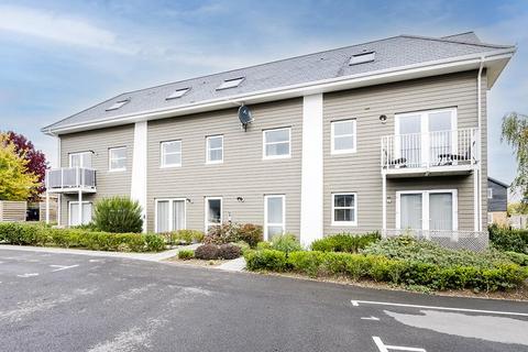 2 bed property, in Cedar Park, £179,950