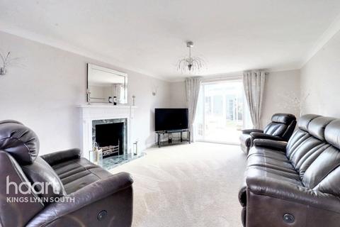 4 bed property, in Flegg Green, £550,000