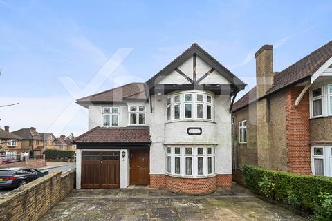 5 bed property, in Elms Road, £1,149,950