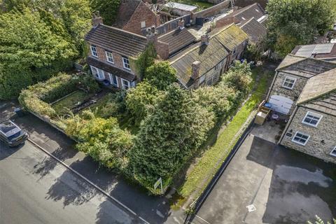 3 bed property, in Carthorpe, £250,000