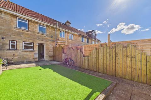2 bed property, in Vernham Grove, £290,000