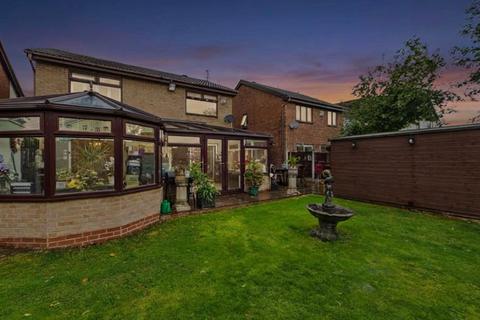 4 bed property, in Grace Drive, £400,000