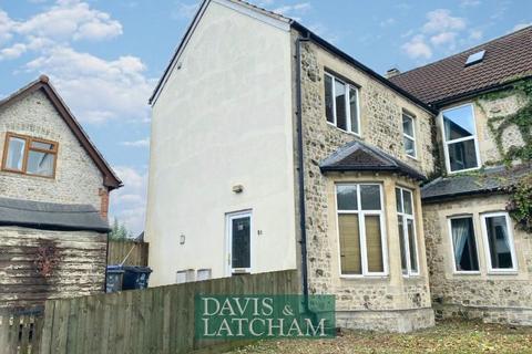 2 bed property, in Copheap Lane, £230,000