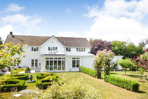 5 bed property, in High Street, £1,395,000