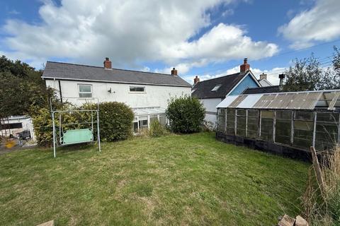 4 bed property, in Parcllyn, £265,000