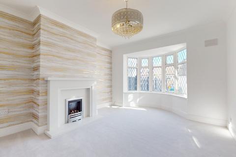 2 bed property, in Sunniside Drive, £385,000