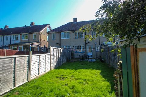 2 bed property, in Yorke Way, £255,000