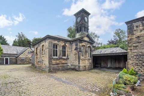 4 bed property, in Old Eagley Mews, £250,000