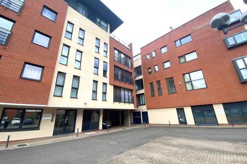 2 bed property, in Bradford Street, £180,000