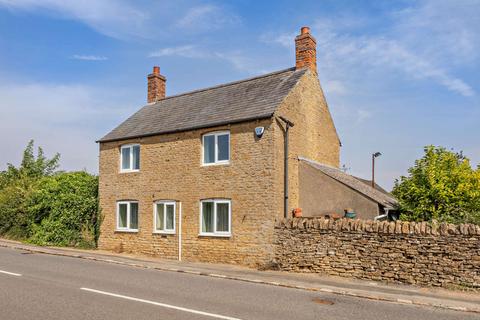 3 bed property, in Wansford Road, £450,000