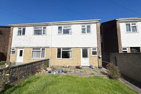 3 bed property, in Maes Yr Afon, £250,000
