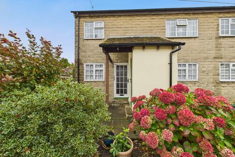 2 bed property, in Greenhill Main Road, £115,000