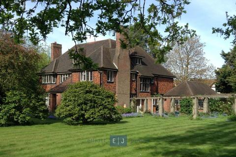 6 bed property, in Bordersmead, £3,000,000