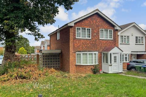 4 bed property, in Carlton Road, £500,000