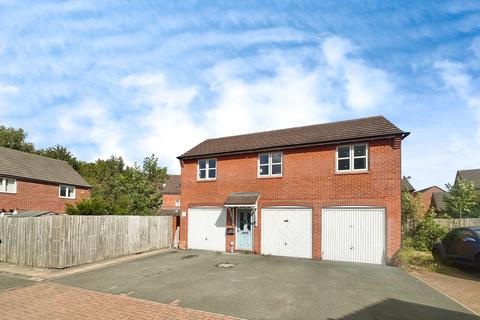 2 bed property, in Otter Close, £150,000
