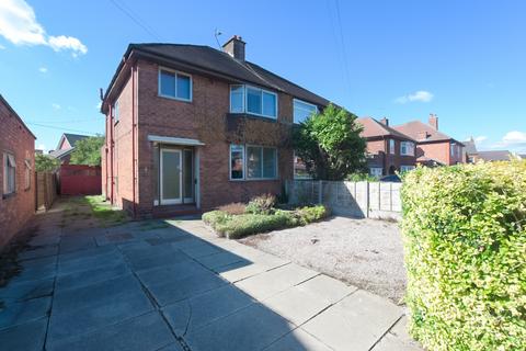 3 bed property, in Central Road, £180,000