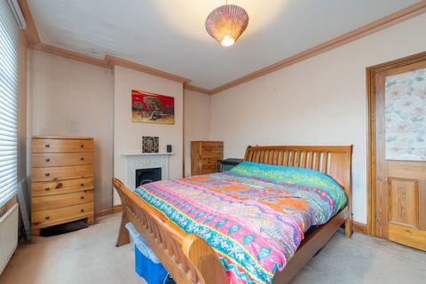 3 bed property, in Frant Road, £450,000