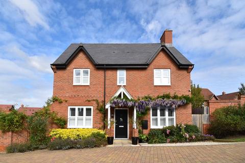 4 bed property, in Millground Field, £550,000