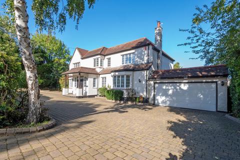 6 bed property, in East Ridgeway, £1,350,000