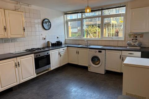 4 bed property, in 3 Ramillies Close, £610,000