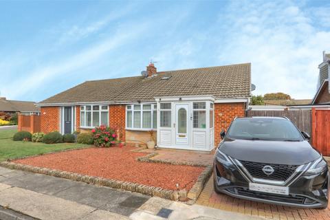 2 bed property, in Bolton Close, £160,000