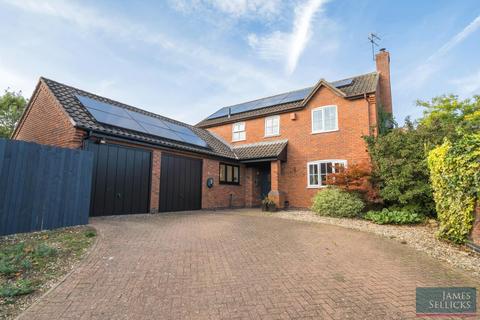 4 bed property, in Bridgewater Drive, £650,000