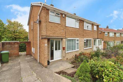 3 bed property, in Smithfield Avenue, £210,000