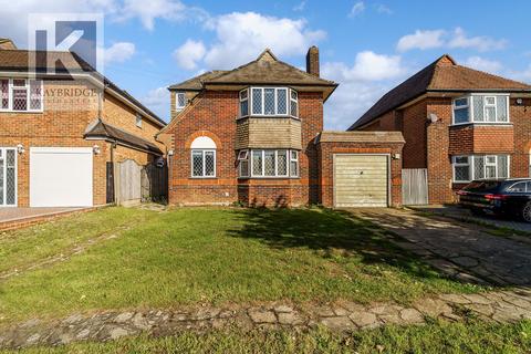 4 bed property, in Tattenham Way, £775,000