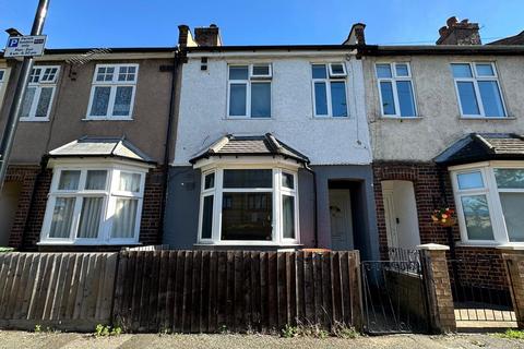 3 bed property, in Kennard Street, £450,000