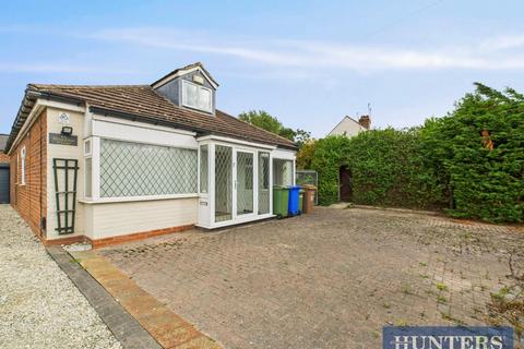 2 bed property, in Beverley Road, £250,000