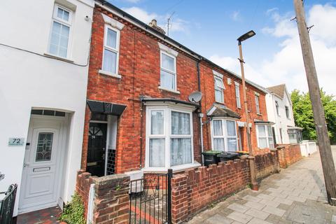 3 bed property, in Marlborough Road, £200,000