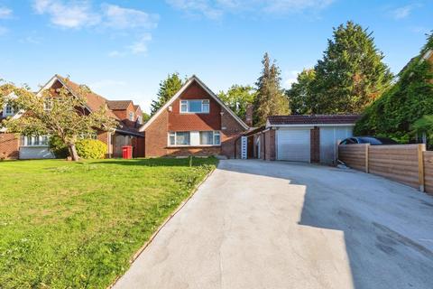 5 bed property, in Farnham Lane, £750,000