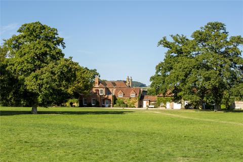 5 bed property, in Heath End, £4,500,000