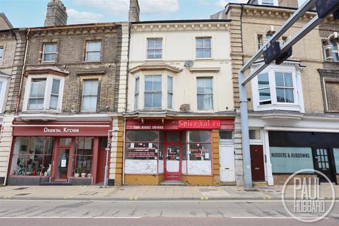4 bed property, in Pier Terrace, £150,000
