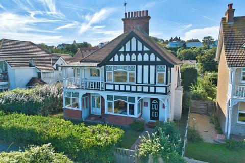 4 bed property, in Wellington Parade, £1,575,000