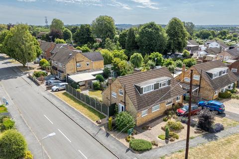 2 bed property, in Northleigh Grove, £294,000