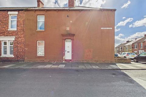 2 bed property, in Stormont Street, £80,000
