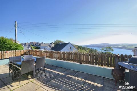 4 bed property, in New Hill, £400,000