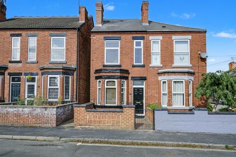 2 bed property, in Cavendish Road, £219,995
