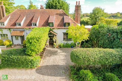 3 bed property, in Betts Lane, £750,000