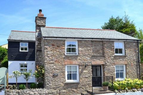 4 bed property, in Victoria Street, £445,000