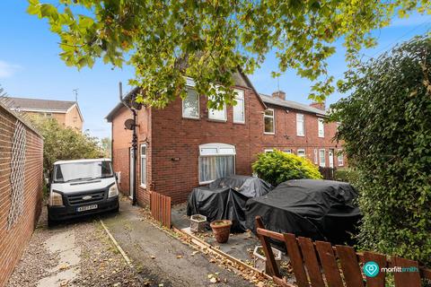 2 bed property, in Torksey Road, £135,000