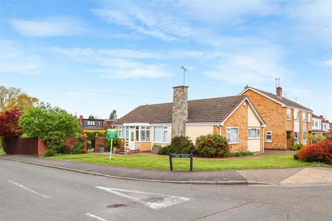 3 bed property, in Cobbs Road, £495,000