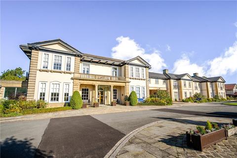 1 bed property, in Hollins Hall, £70,000
