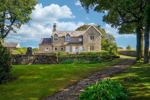 4 bed property, in Sugworth, £1,500,000