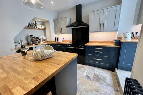3 bed property, in Osborne Road, £245,000